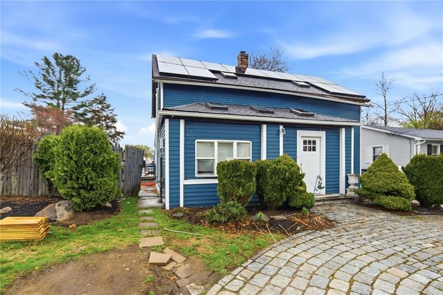 15 Versailles Street, Cranston, RI 02920