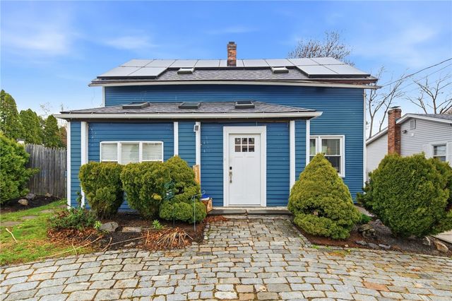 15 Versailles Street, Cranston, RI 02920