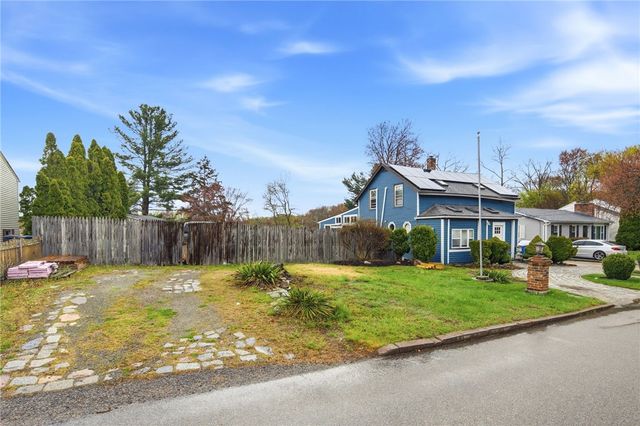 15 Versailles Street, Cranston, RI 02920