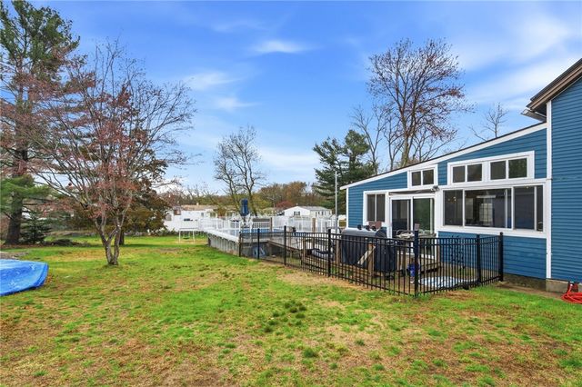 15 Versailles Street, Cranston, RI 02920