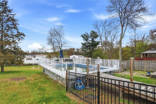 15 Versailles Street, Cranston, RI 02920