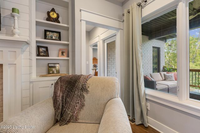 17511 Shakes Creek Dr, Louisville, KY 40023