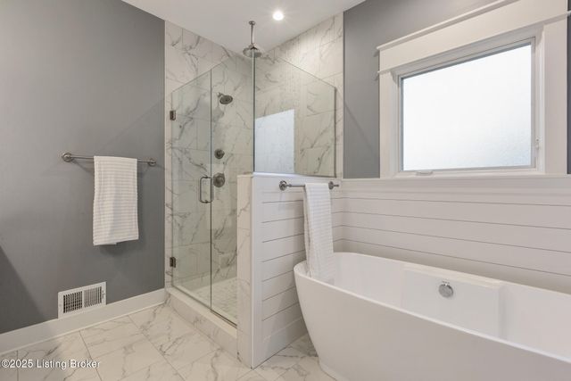 17511 Shakes Creek Dr, Louisville, KY 40023