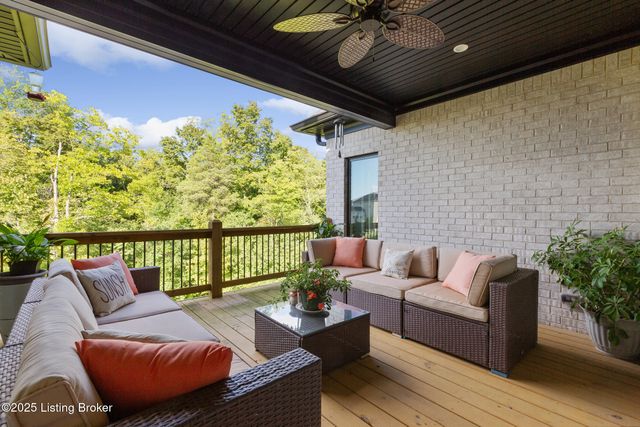 17511 Shakes Creek Dr, Louisville, KY 40023