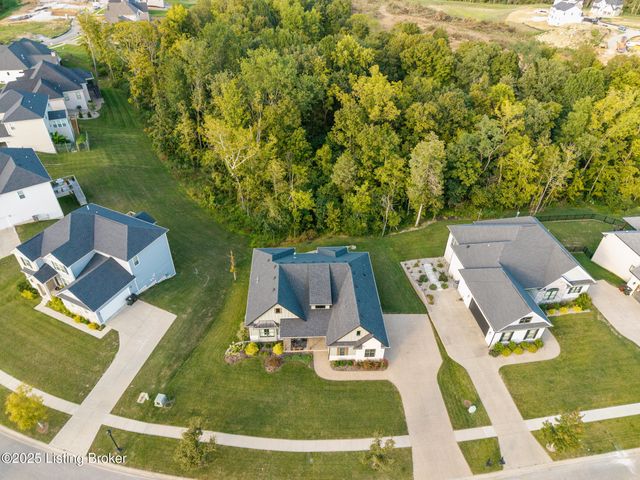 17511 Shakes Creek Dr, Louisville, KY 40023