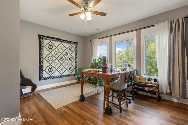 17511 Shakes Creek Dr, Louisville, KY 40023