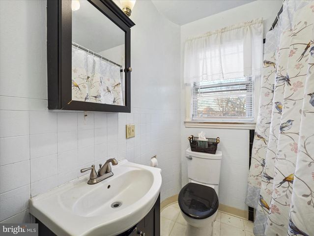 467 HEINTZELMAN AVE, Chambersburg, PA 17201