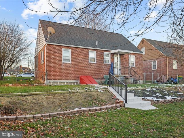 467 HEINTZELMAN AVE, Chambersburg, PA 17201