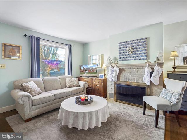 467 HEINTZELMAN AVE, Chambersburg, PA 17201