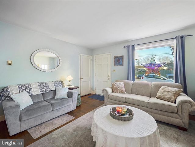 467 HEINTZELMAN AVE, Chambersburg, PA 17201