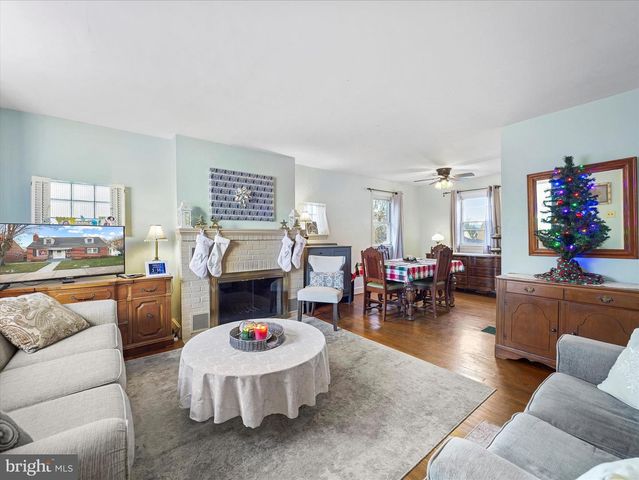 467 HEINTZELMAN AVE, Chambersburg, PA 17201