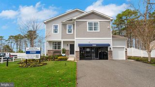 4 PLUNDER AVE, Barnegat, NJ 08005