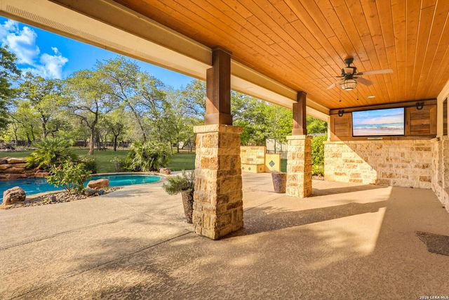 181 CHAMPIONS BLVD, La Vernia, TX 78121