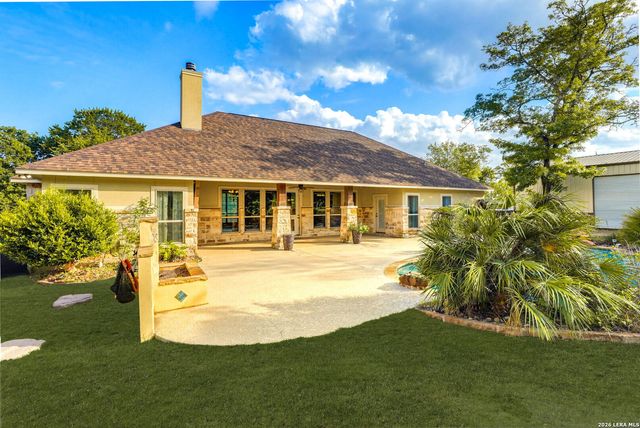 181 CHAMPIONS BLVD, La Vernia, TX 78121