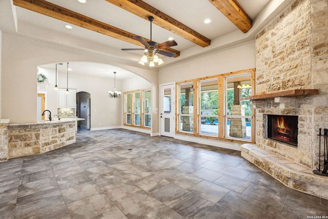 181 CHAMPIONS BLVD, La Vernia, TX 78121