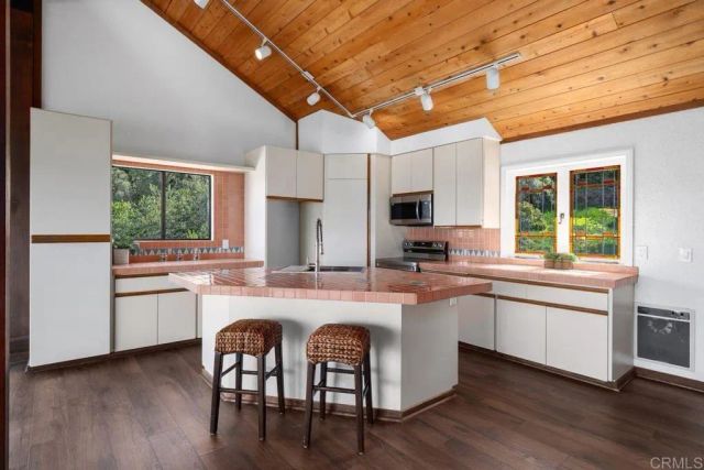 10447 Chevy Lane Lane, La Mesa, CA 91941