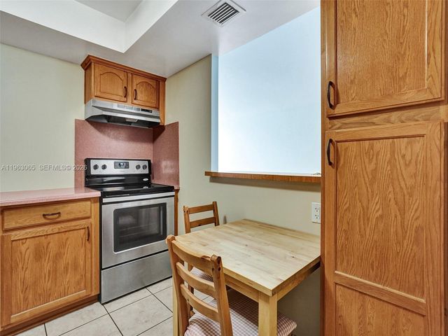 2001 Atlantic Shores Blvd 419, Hallandale Beach, FL 33009