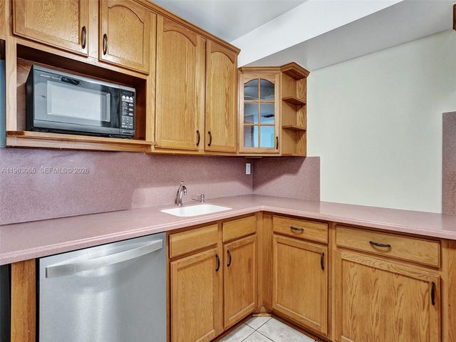 2001 Atlantic Shores Blvd 419, Hallandale Beach, FL 33009