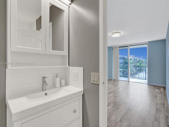 2001 Atlantic Shores Blvd 419, Hallandale Beach, FL 33009