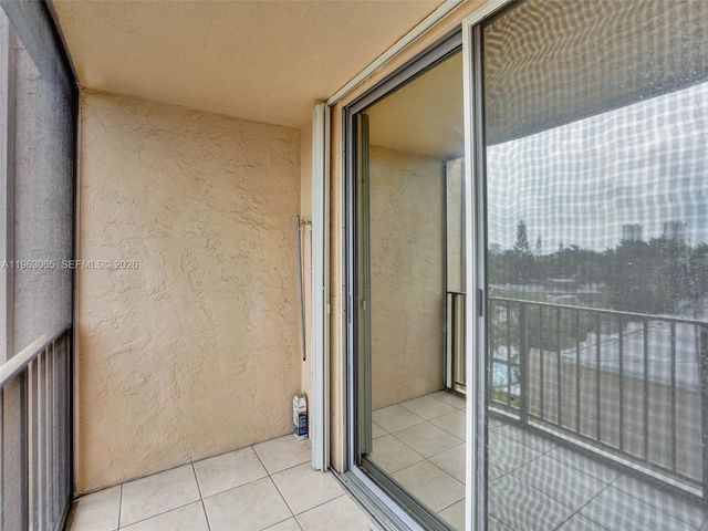 2001 Atlantic Shores Blvd 419, Hallandale Beach, FL 33009