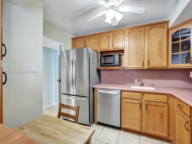 2001 Atlantic Shores Blvd 419, Hallandale Beach, FL 33009