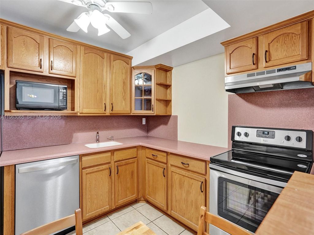 2001 Atlantic Shores Blvd 419, Hallandale Beach, FL 33009