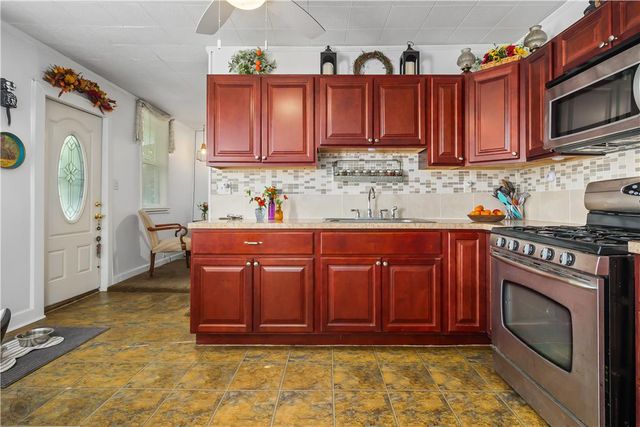 2355 Pennsylvania Avenue, Lower Mt Bethel Twp, PA 18013