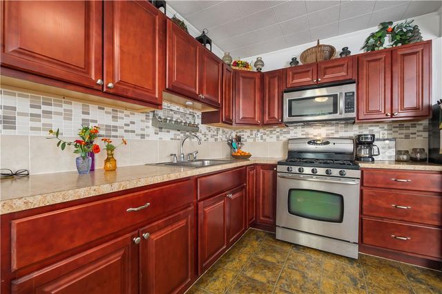2355 Pennsylvania Avenue, Lower Mt Bethel Twp, PA 18013