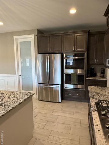 15870 Via Manzoni, Macomb, MI 48042