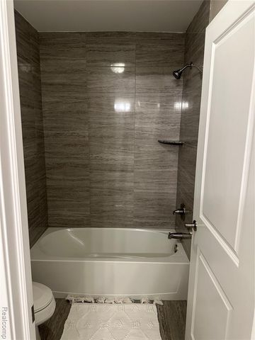 15870 Via Manzoni, Macomb, MI 48042