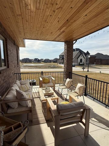 15870 Via Manzoni, Macomb, MI 48042