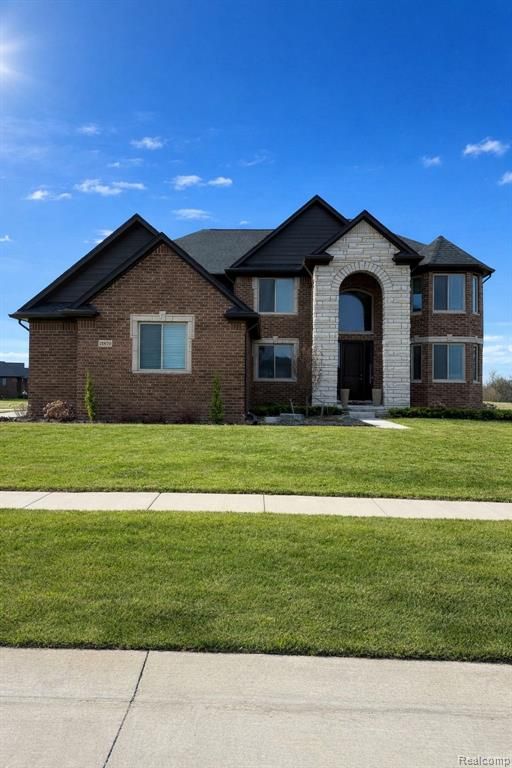 15870 Via Manzoni, Macomb, MI 48042