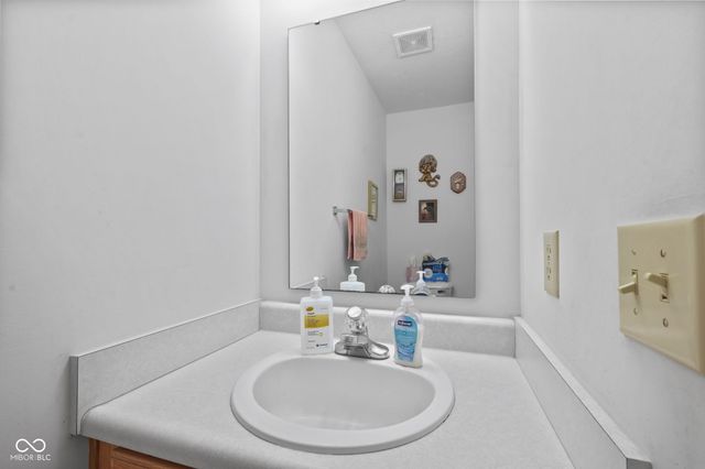 923 Stave Oak Drive, Beech Grove, IN 46107
