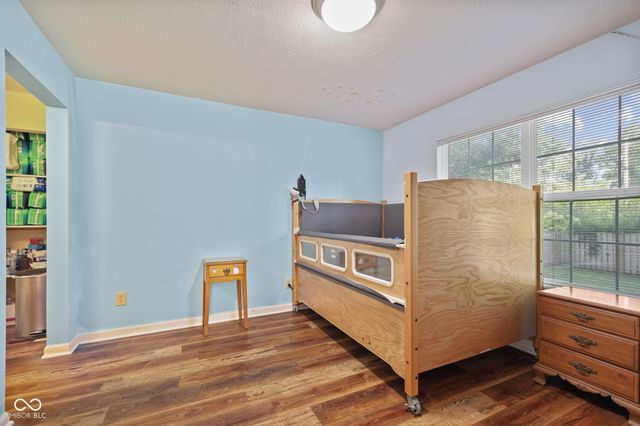 923 Stave Oak Drive, Beech Grove, IN 46107