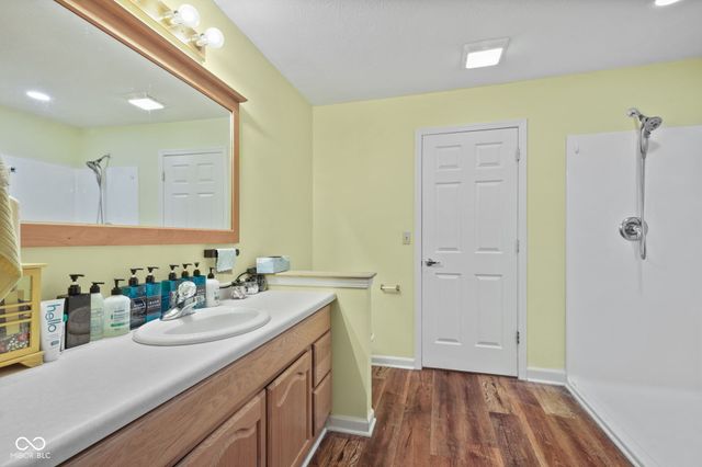 923 Stave Oak Drive, Beech Grove, IN 46107