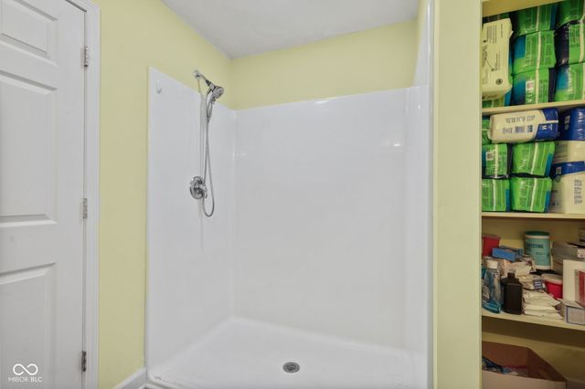 923 Stave Oak Drive, Beech Grove, IN 46107