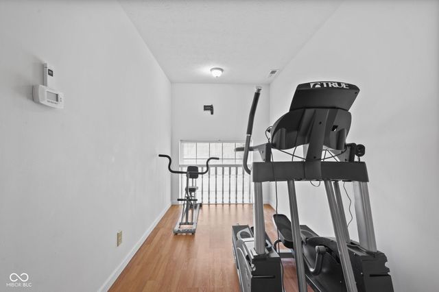 923 Stave Oak Drive, Beech Grove, IN 46107