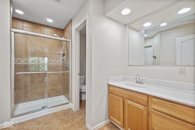 923 Stave Oak Drive, Beech Grove, IN 46107