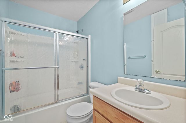 923 Stave Oak Drive, Beech Grove, IN 46107