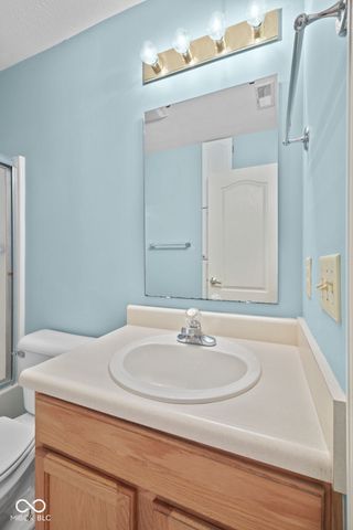 923 Stave Oak Drive, Beech Grove, IN 46107