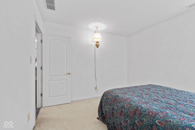 923 Stave Oak Drive, Beech Grove, IN 46107