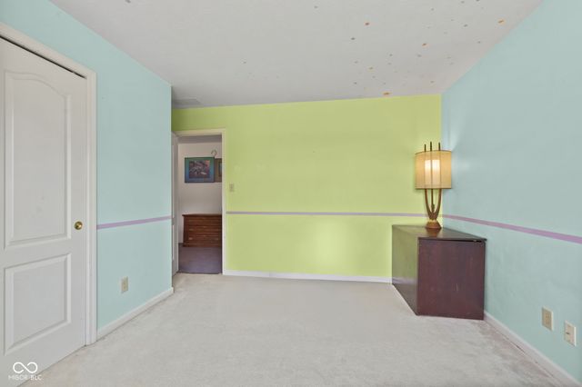 923 Stave Oak Drive, Beech Grove, IN 46107