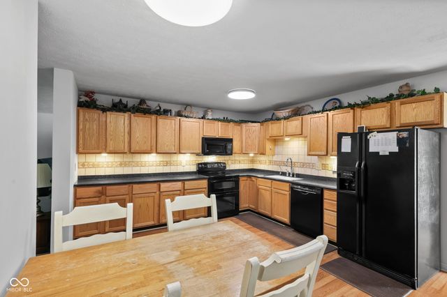923 Stave Oak Drive, Beech Grove, IN 46107