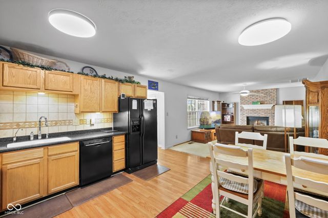 923 Stave Oak Drive, Beech Grove, IN 46107