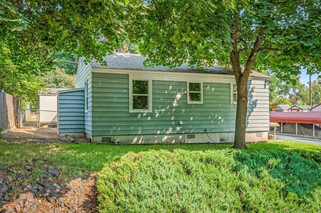 3320 W Woodland Blvd, Spokane, WA 99224 photo 2