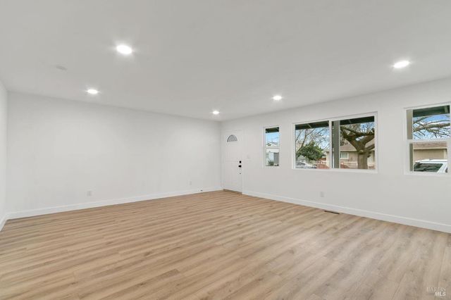 604 Oregon St, Fairfield, CA 94533