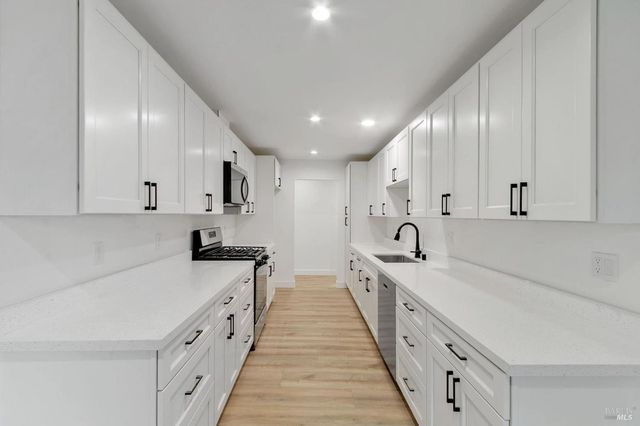 604 Oregon St, Fairfield, CA 94533