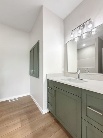 2301 Johnson St., Burlington, ND 58722