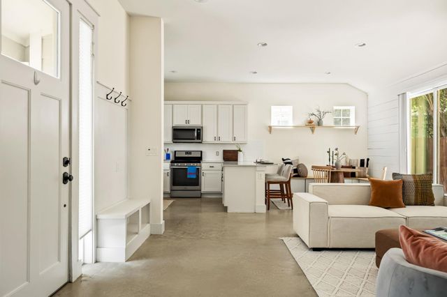 1176 Lott Ave, Austin, TX 78721