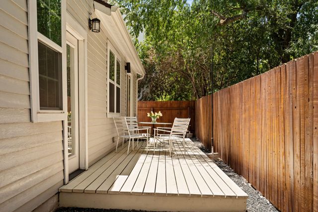 1176 Lott Ave, Austin, TX 78721